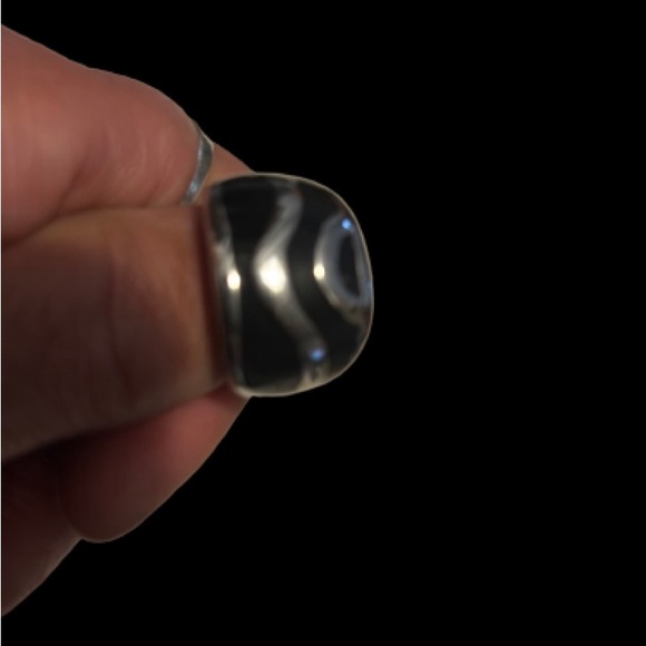Size 8 Stainless Steel Black Adult Resin Wave Pattern Deco Style Ring - Picture 6 of 9